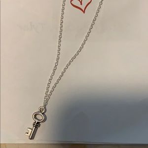 Silver key necklace 🗝